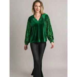 Umgee NWT Women’s Green Burnout Velvet Blouse Top size Small